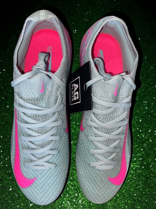 Athletic_Shoes